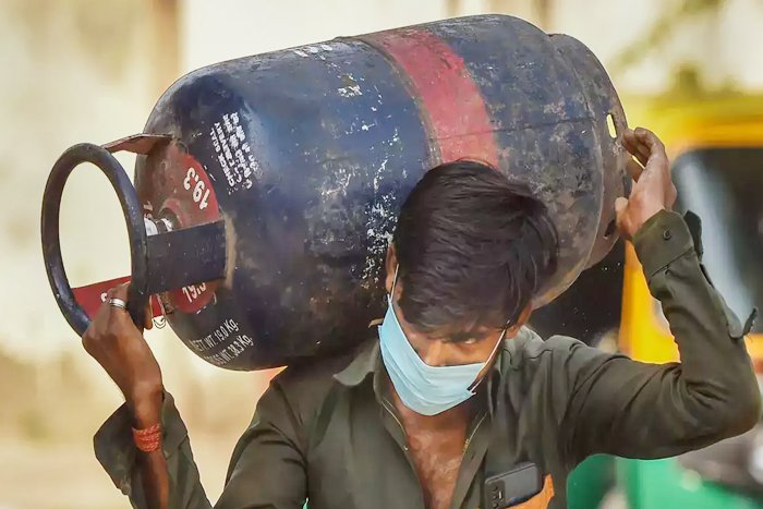 LPG Commercial Cylinder Price Cut By Rs 171.50; Will Domestic Cooking Gas Become Cheaper?