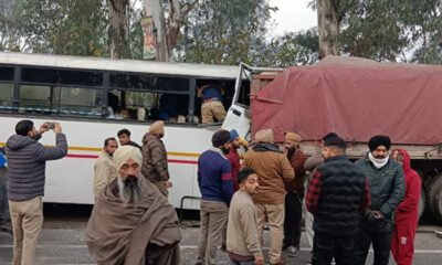 Three cops killed, 18 hurtas bus rams parked truck