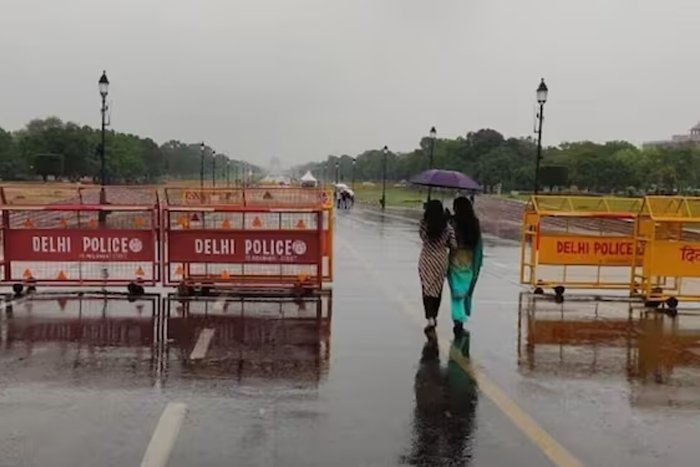 Light rain in Delhi-NCR, more showers likely