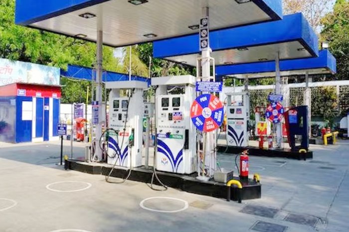 Vehicle licence plates to be scanned for PUCC at Delhi petrol pumps